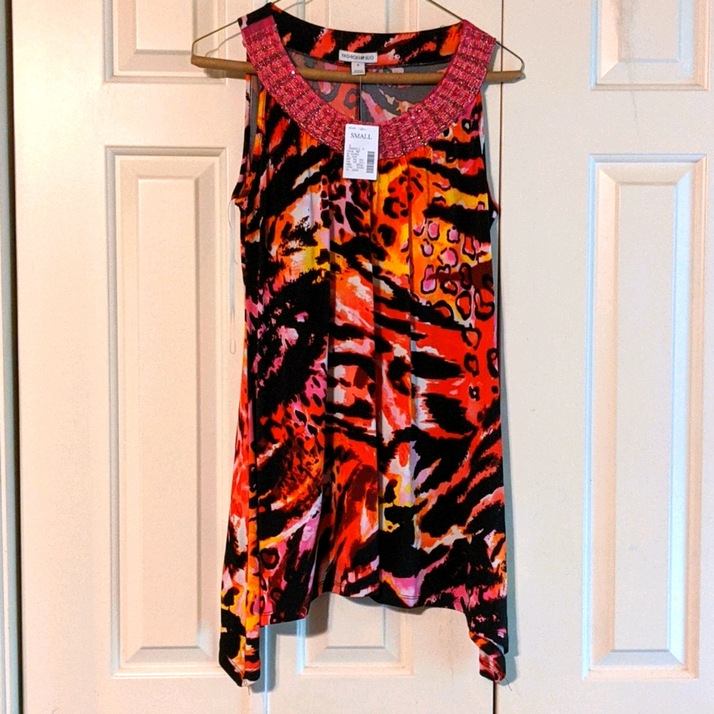 New size small animal print flared sleeveless top